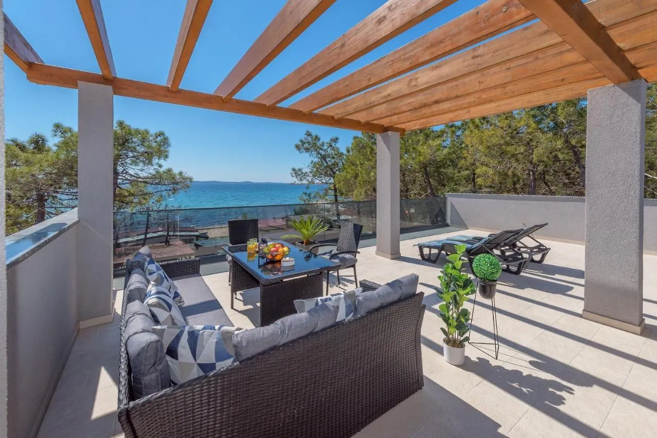 Villa Karlo Vir 0*,  Croatia