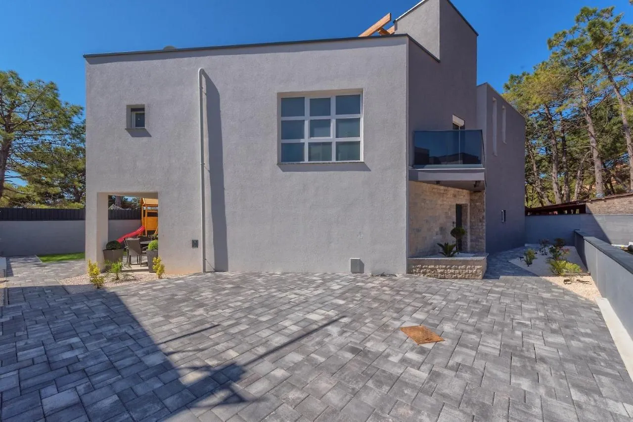 Villa Karlo Vir Croatia